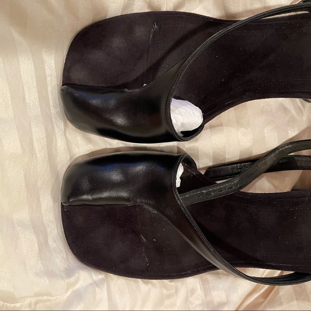 ❌SOLD❌CELINE BLACK PIRATE SANDAL - Picture 6 of 10